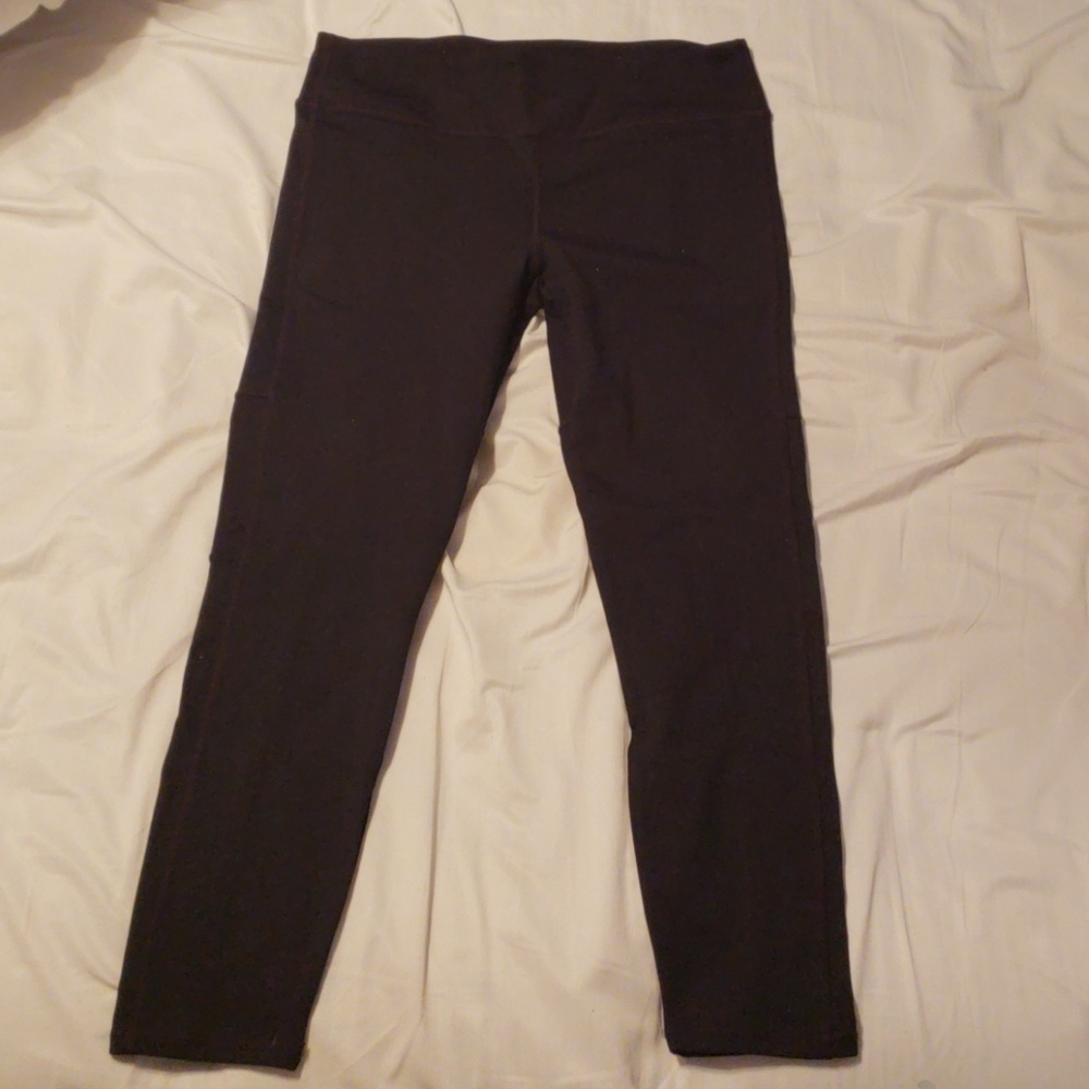 Black cropped Fabletics leggings